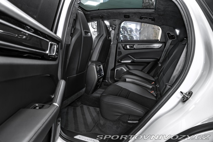 Porsche Cayenne Turbo PCCB/HUD/PDLS/ZÁRUK 2019