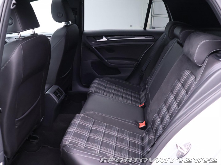 Volkswagen Golf 2,0 GTD 135kW DSG Xenon N 2015