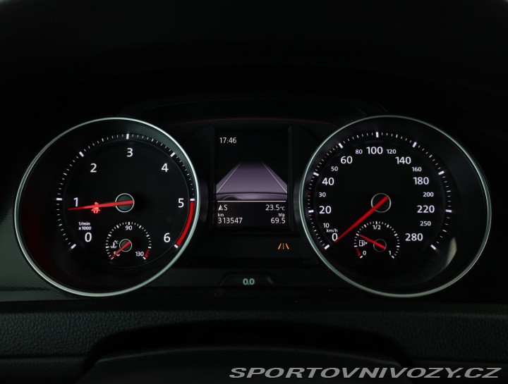 Volkswagen Golf Highline 2.0 TDI GTD 2016