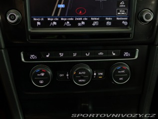 Volkswagen Golf Highline 2.0 TDI GTD 2016