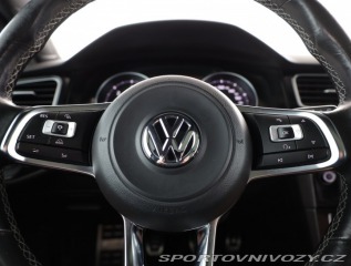 Volkswagen Golf Highline 2.0 TDI GTD 2016