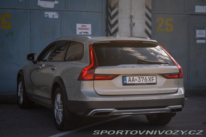Volvo V90 CC  D5 2.0L Cross Country 2017