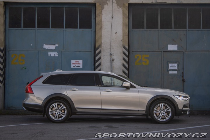 Volvo V90 CC  D5 2.0L Cross Country 2017