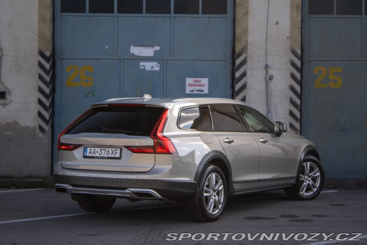 Volvo V90 CC  D5 2.0L Cross Country 2017