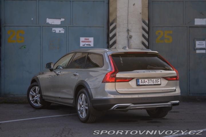 Volvo V90 CC  D5 2.0L Cross Country 2017