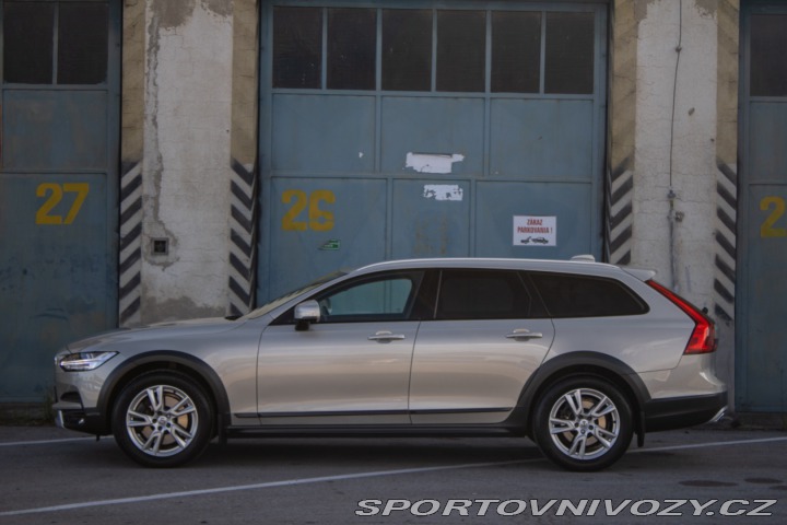 Volvo V90 CC  D5 2.0L Cross Country 2017