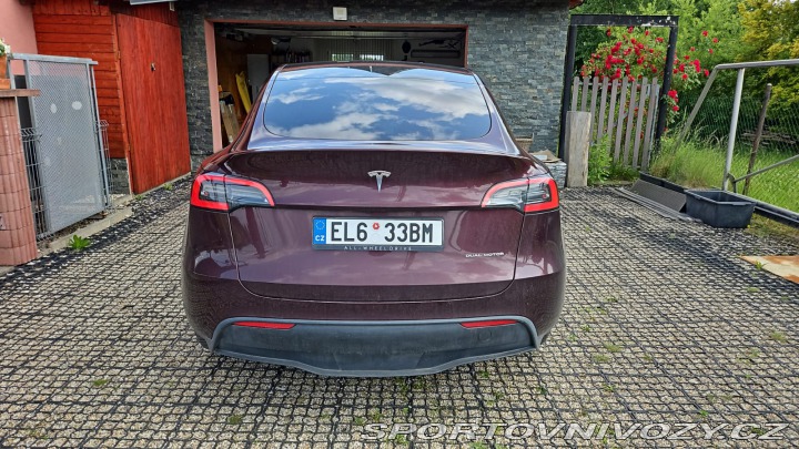 Tesla Model Y  2023