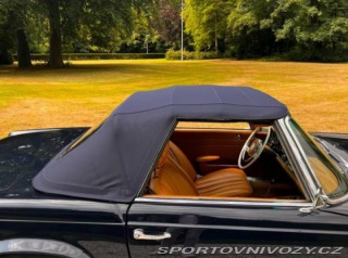 Mercedes-Benz SL 230 SL Pagoda (W113) 1964