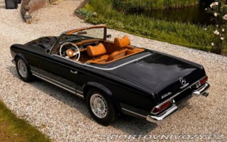 Mercedes-Benz SL 230 SL Pagoda (W113) 1964