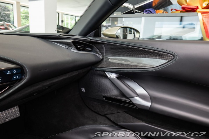 Ferrari SF90 Spider 2025