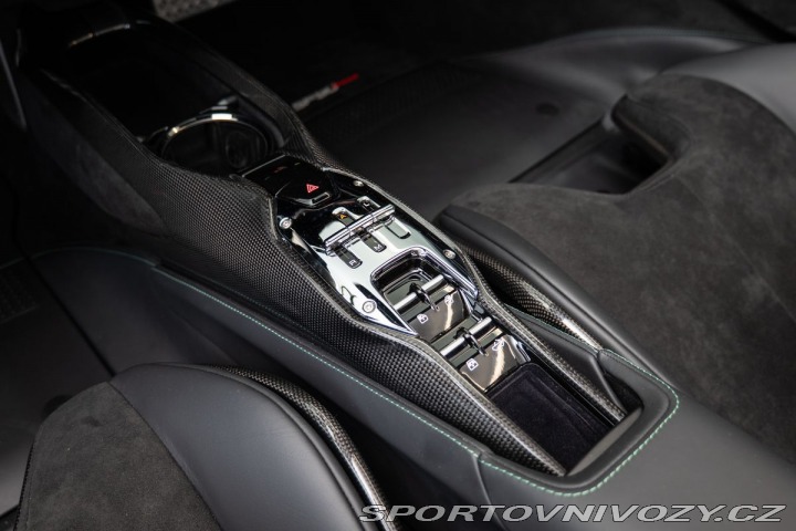 Ferrari SF90 Spider 2025