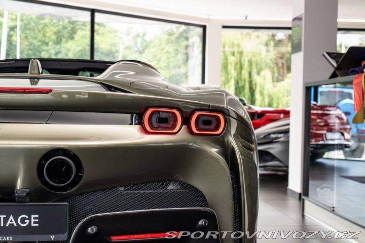Ferrari SF90 Spider 2025