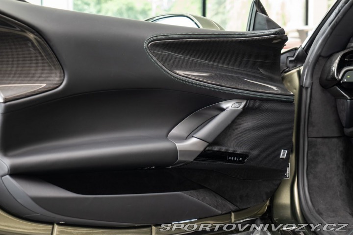 Ferrari SF90 Spider 2025