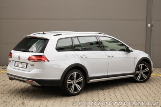 Volkswagen Golf  2017