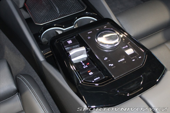 BMW 5 520d xDrive M Sport NezTo 2024