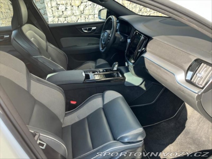 Volvo V60 2,0 T6 4x4 TwinEngine R 2020