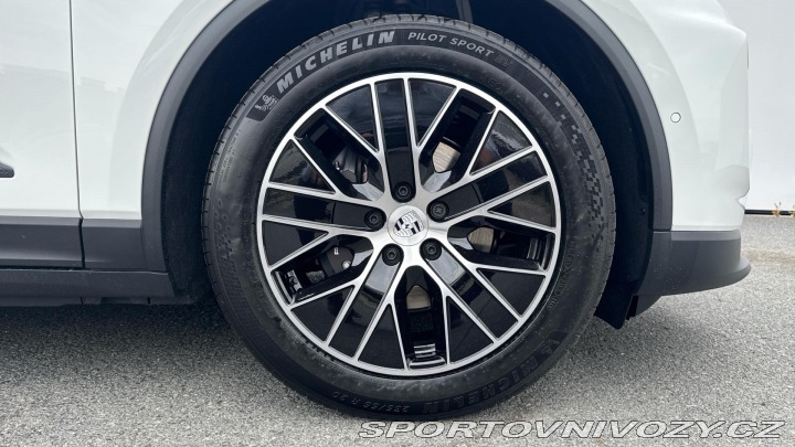 Porsche Macan 4 2025