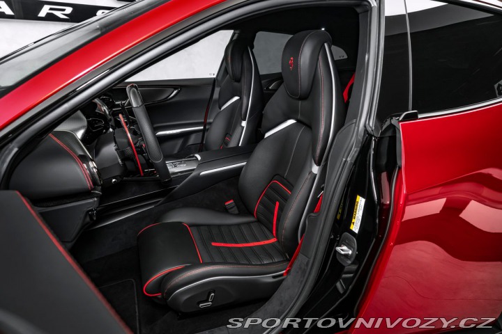 Ferrari Purosangue Rosso Fuoco 2024