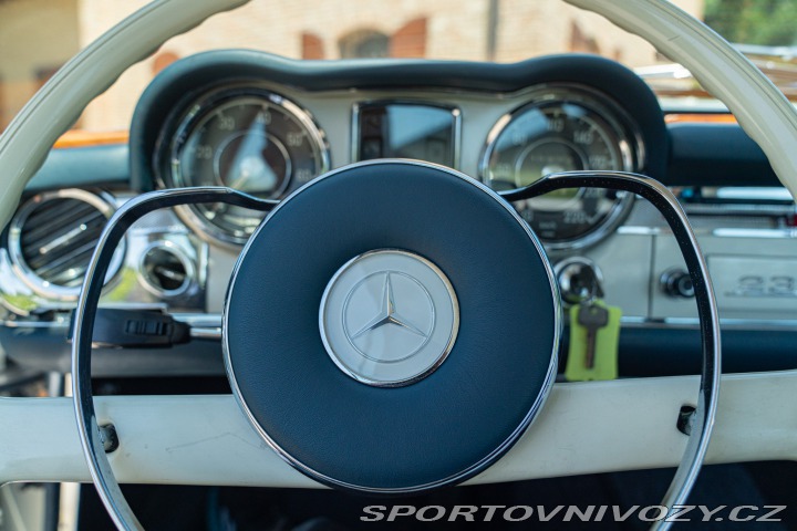 Mercedes-Benz SL 230 SL 1965