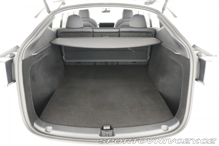 Tesla Model Y . Long Range AWD 79kWh 2023