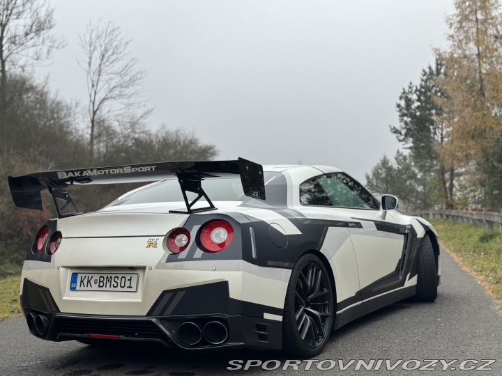 Nissan GT-R R 35 Black Edition 2011
