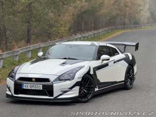 Nissan GT-R R 35 Black Edition 2011