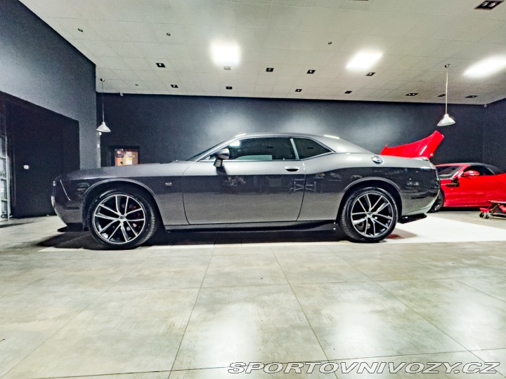 Dodge Challenger SXT 2020