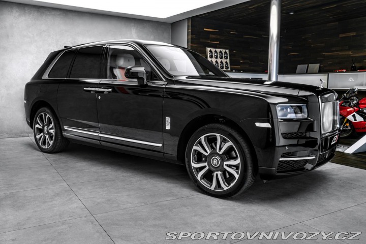 Rolls Royce Cullinan  2020