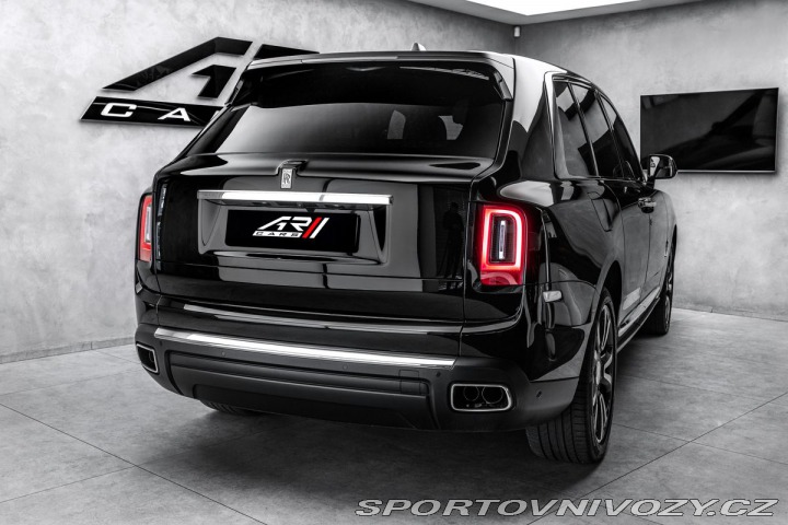 Rolls Royce Cullinan  2020