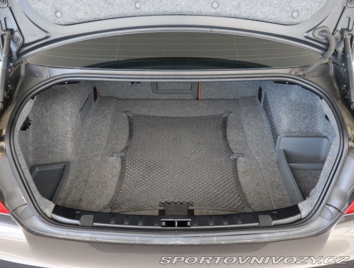 BMW 3 330 i xDrive 2011