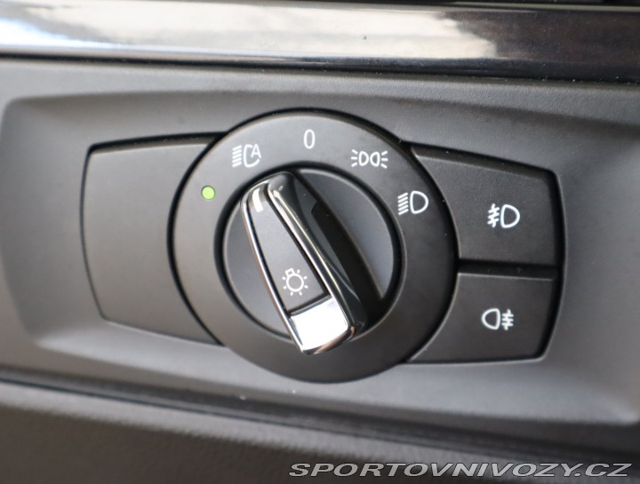 BMW 3 330 i xDrive 2011