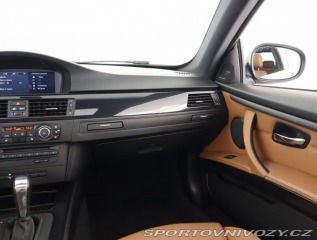 BMW 3 330 i xDrive 2011