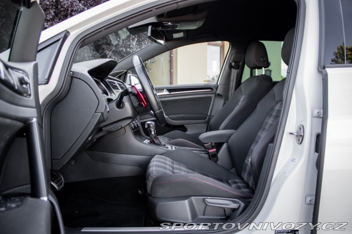 Volkswagen Golf 2.0 TFSI GTI DSG 2013
