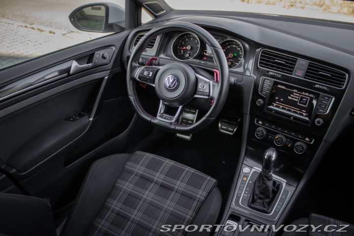 Volkswagen Golf 2.0 TFSI GTI DSG 2013