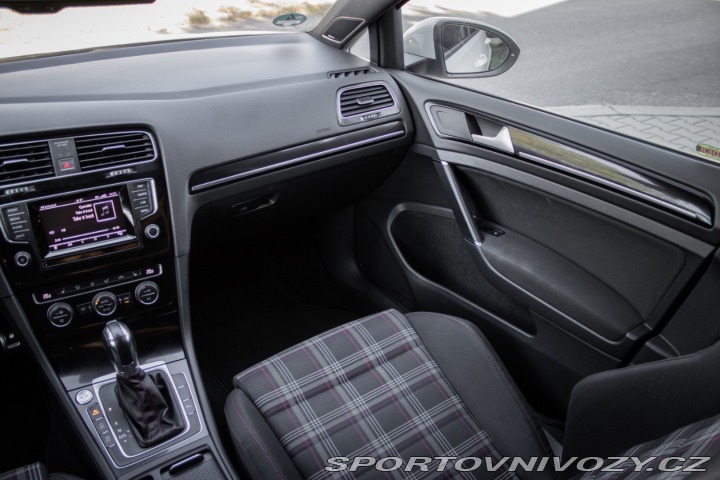 Volkswagen Golf 2.0 TFSI GTI DSG 2013