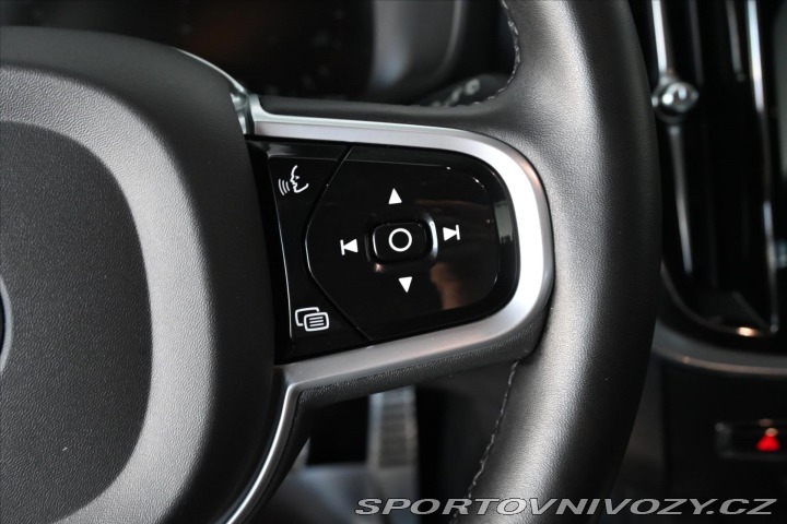 Volvo V60 2,0 B4 145 kW AT8 R-Desig 2022