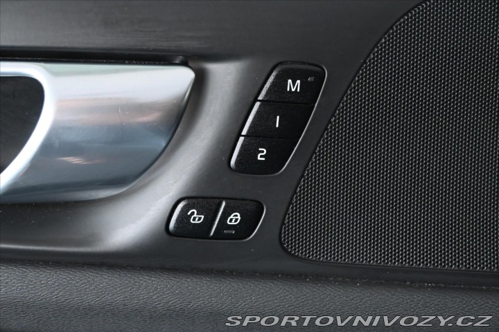 Volvo V60 2,0 B4 145 kW AT8 R-Desig 2022