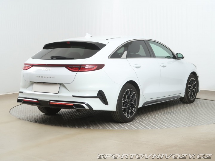 Kia ProCeed GT-Line 1.5 T-GDI MHEV 2024