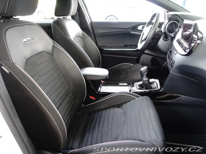 Kia ProCeed GT-Line 1.5 T-GDI MHEV 2024