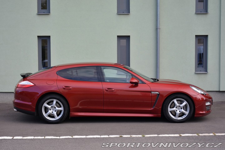 Porsche Panamera 4 2010