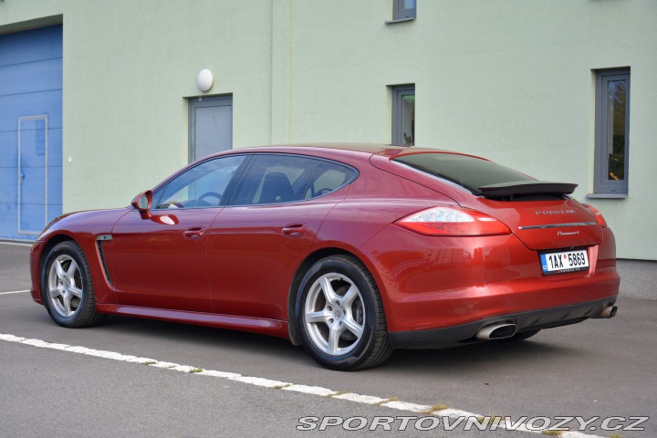 Porsche Panamera 4 2010