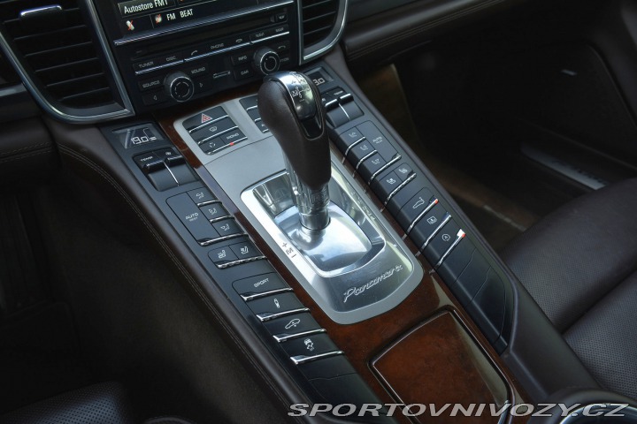 Porsche Panamera 4 2010