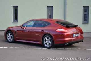 Porsche Panamera 4 2010