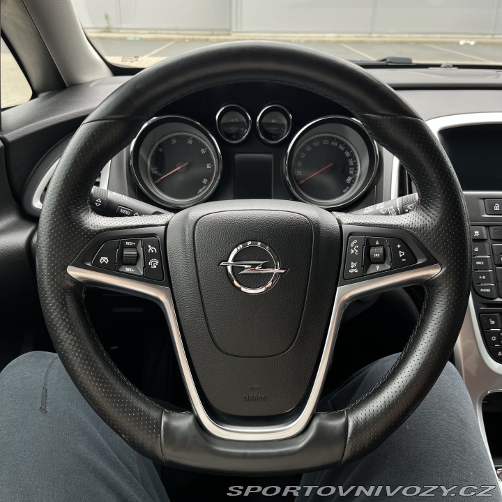 Opel Astra J ST Bi-turbo 2015