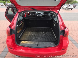 Opel Astra Sports Tourer 2012