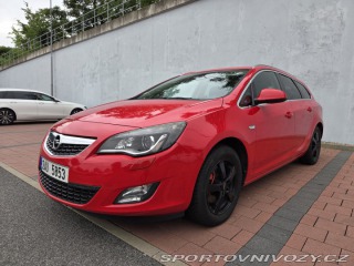 Opel Astra Sports Tourer 2012