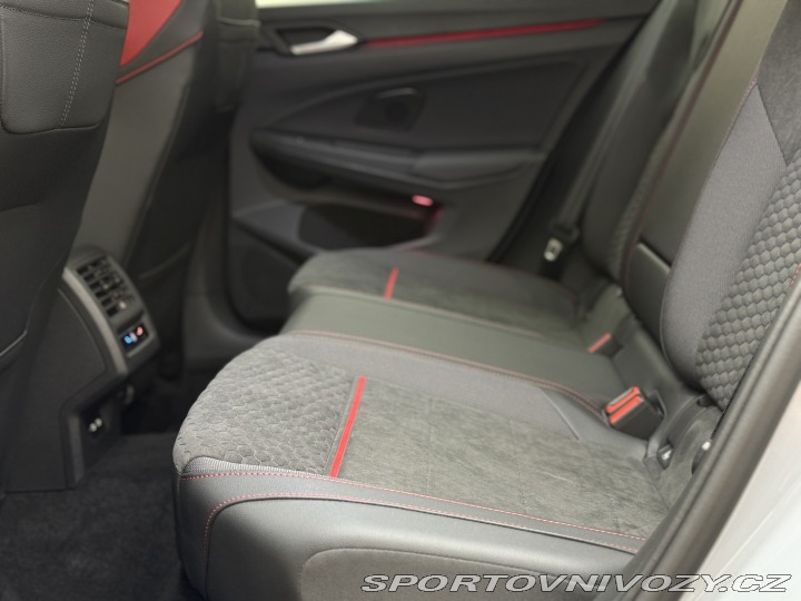Volkswagen Golf GTI Clubsport Edice 45 2022