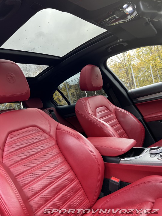 Alfa Romeo Stelvio  2020