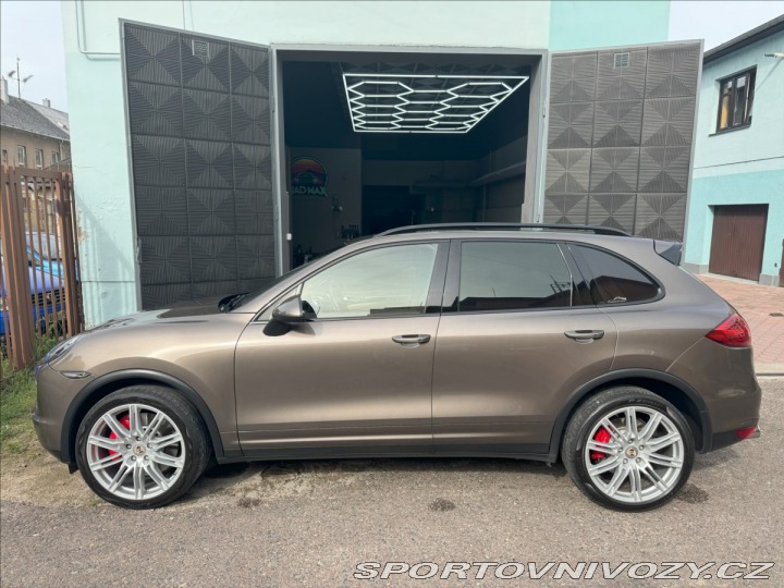Porsche Cayenne 4,8   Turbo V8 580ps 2011