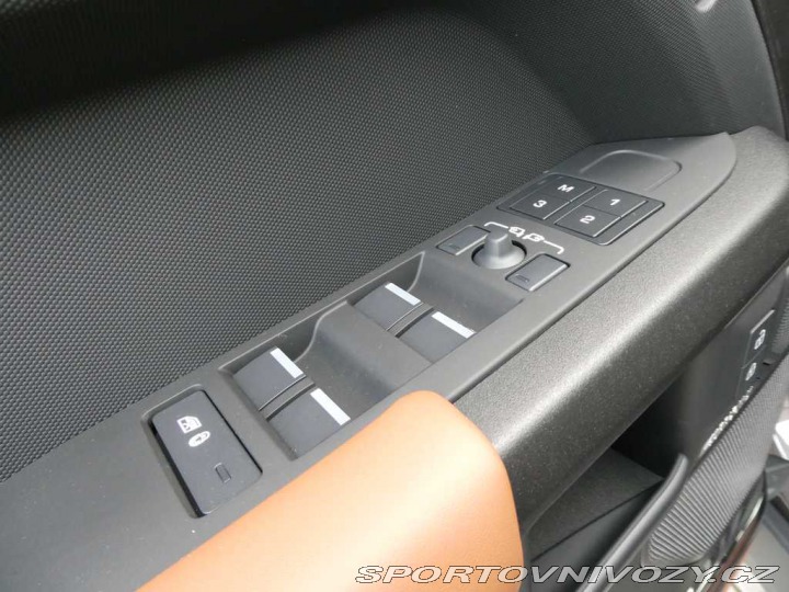 Ostatní značky Ostatní modely Land Rover Defender 110 4,4 OCTA P635 2025